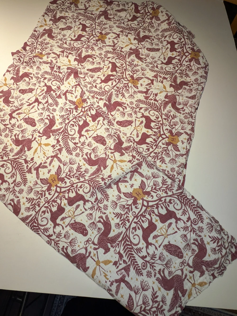 2 Pottery Barn Kids Burgundy and Gold Hogwarts Organic Cotton Baby Swaddles